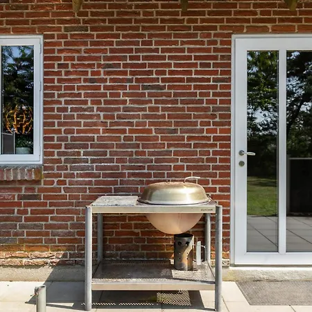 بيت للعطل 8 Bedroom In Romo