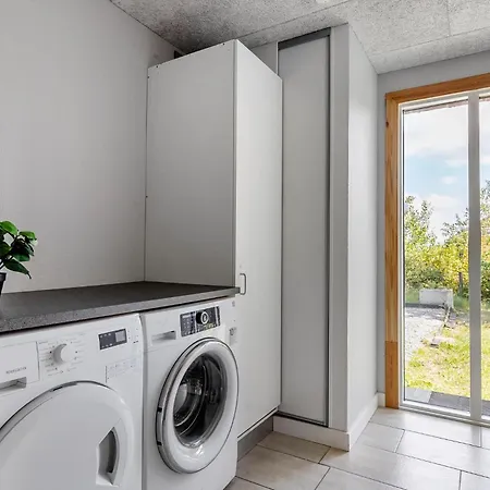 بيت للعطل 8 Bedroom In Romo *