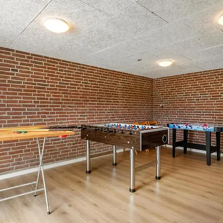 بيت للعطل 8 Bedroom In